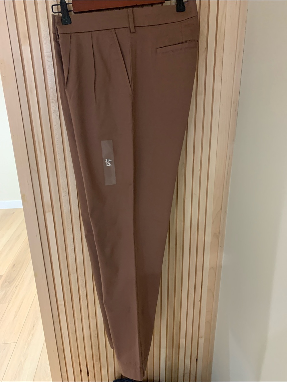 Express Men's Athletic Slim Dress Pants in Dusty Rose 36x32